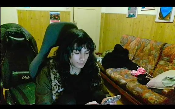 calliemaggotbone online show from 12-18-25, 12:06