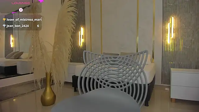 riley sierra online show from 11-13-25, 02:05