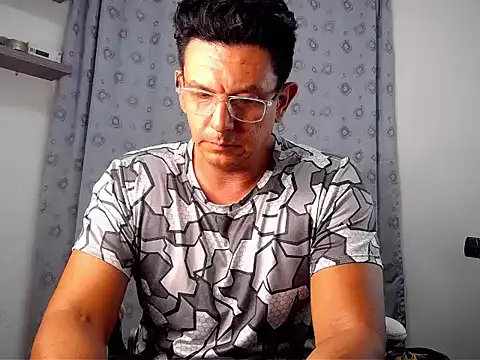 Snapshot of pedropicapi chatting on 11-05-25, 02:44 pedropicapi online show from 11-05-25, 02:44