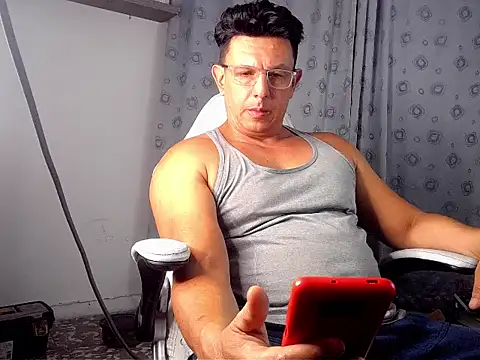 Snapshot of pedropicapi chatting on 11-17-25, 10:48 pedropicapi online show from 11-17-25, 10:48