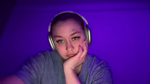 Isabel-Bailey online show from 10-23-25, 09:24