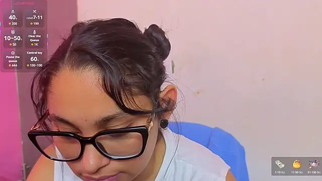 Cuteprincess21 online show from 10-17-25, 11:40