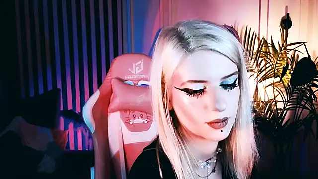 Noah ElmerX online show from 10-20-25, 04:07