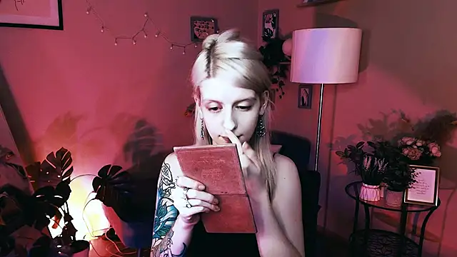 Noah ElmerX online show from 10-30-25, 10:43