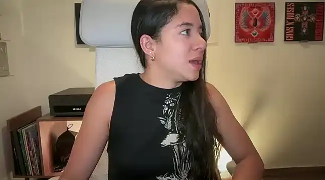 Snapshot of adriana__sosa_ chatting on 02-05-25, 11:17 adriana sosa online show from 02-05-25, 11:17