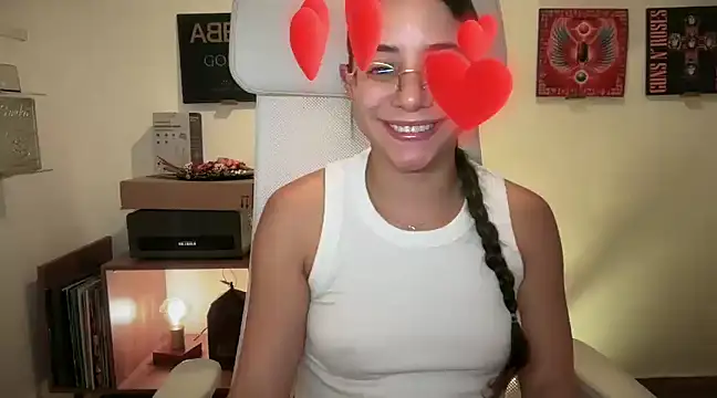 Snapshot of adriana__sosa_ chatting on 02-13-25, 10:54 adriana sosa online show from 02-13-25, 10:54