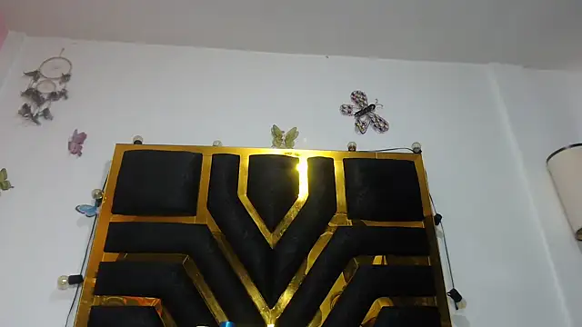 Snapshot of Helennahot chatting on 10-22-25, 05:13 Helennahot online show from 10-22-25, 05:13