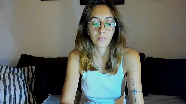 Snapshot of DesireMore90 chatting on 10-10-25, 09:03 DesireMore90 online show from 10-10-25, 09:03