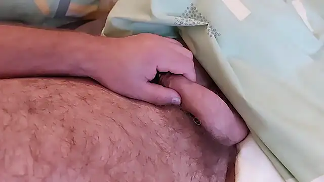 Snapshot of Ettarak chatting on 10-27-25, 10:25 Ettarak online show from 10-27-25, 10:25