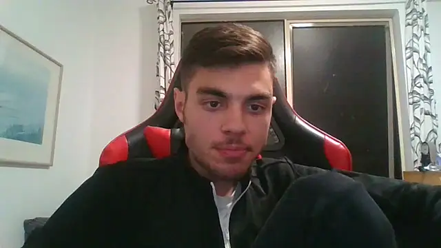 Snapshot of Omarnede chatting on 09-29-25, 12:10 Omarnede online show from 09-29-25, 12:10