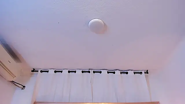 Snapshot of brittany069 chatting on 10-13-25, 08:42 brittany069 online show from 10-13-25, 08:42