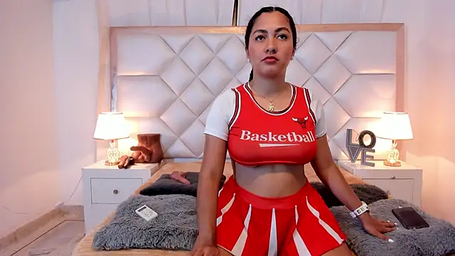 Snapshot of brittany069 chatting on 11-01-25, 08:33 brittany069 online show from 11-01-25, 08:33