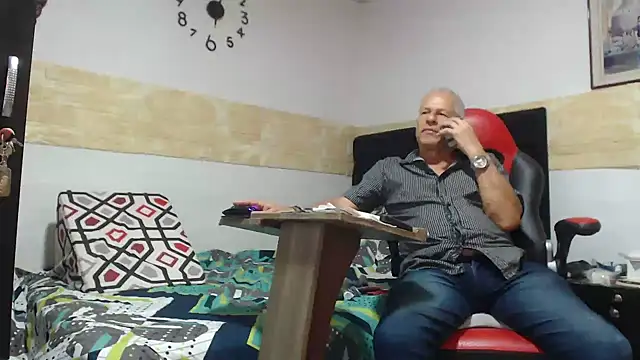 VALENTINO1983  online show from 11-13-25, 11:03