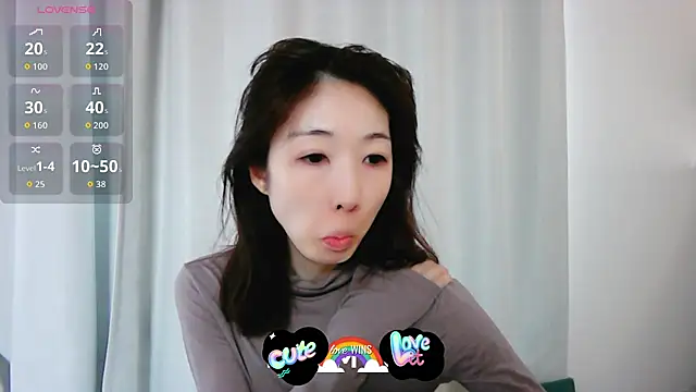 Love me Eri  online show from 10-20-25, 11:27