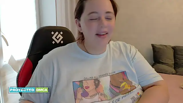 Snapshot of MargoCurves chatting on 01-25-25, 08:42 MargoCurves online show from 01-25-25, 08:42