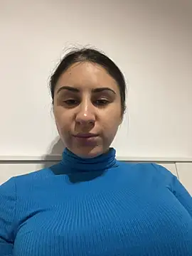 Snapshot of JenniferEdith chatting on 02-05-25, 04:14 JenniferEdith online show from 02-05-25, 04:14