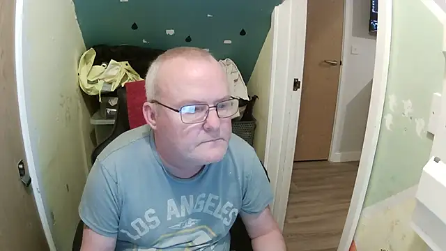 FriendlyDave online show from 02-06-25, 07:40