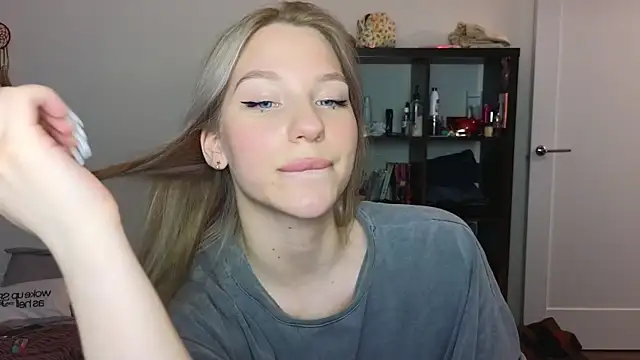 MiaKeler online show from 03-17-25, 08:09