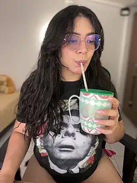 Lia flowers online show from 02-26-26, 10:42