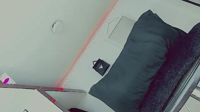 Snapshot of candy_kendall chatting on 02-07-25, 11:45 candy kendall online show from 02-07-25, 11:45