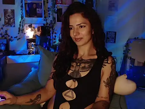 Snapshot of BeellyDance chatting on 10-09-25, 07:45 BeellyDance online show from 10-09-25, 07:45