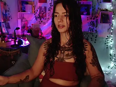 Snapshot of BeellyDance chatting on 10-16-25, 05:25 BeellyDance online show from 10-16-25, 05:25