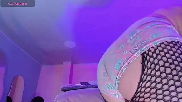 Patty jenkinss  online show from 02-07-25, 03:23