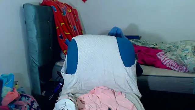 AmaraRoberts420 online show from 12-14-25, 02:06