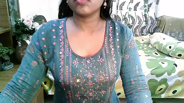 Snapshot of esita_1212 chatting on 02-25-25, 10:26 esita 1212 online show from 02-25-25, 10:26