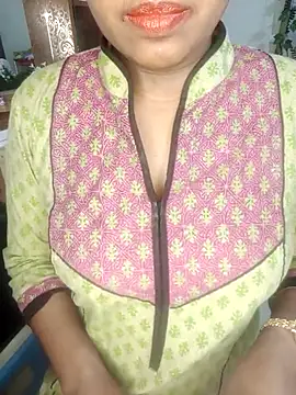 Snapshot of esita_1212 chatting on 02-28-25, 05:04 esita 1212 online show from 02-28-25, 05:04