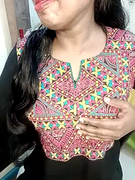 Snapshot of esita_1212 chatting on 03-02-25, 04:10 esita 1212 online show from 03-02-25, 04:10