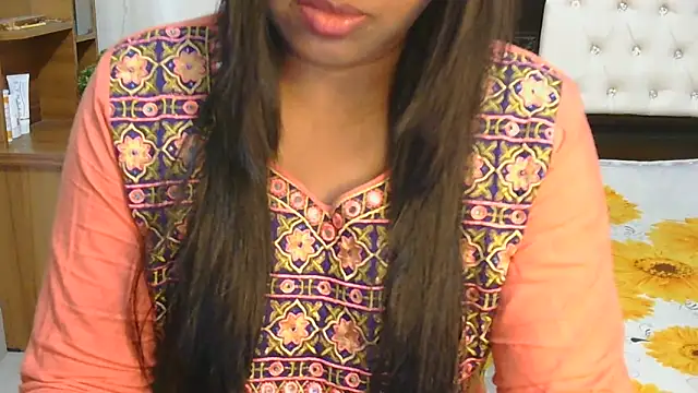 Snapshot of esita_1212 chatting on 10-10-25, 02:10 esita 1212 online show from 10-10-25, 02:10