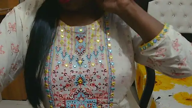 Snapshot of esita_1212 chatting on 10-21-25, 12:22 esita 1212 online show from 10-21-25, 12:22