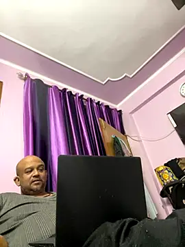 Dick 6inches online show from 11-26-25, 01:56