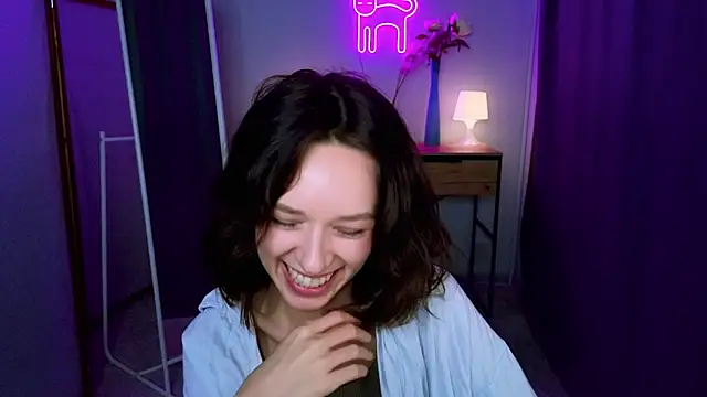 VivianLy  online show from 02-02-25, 03:39