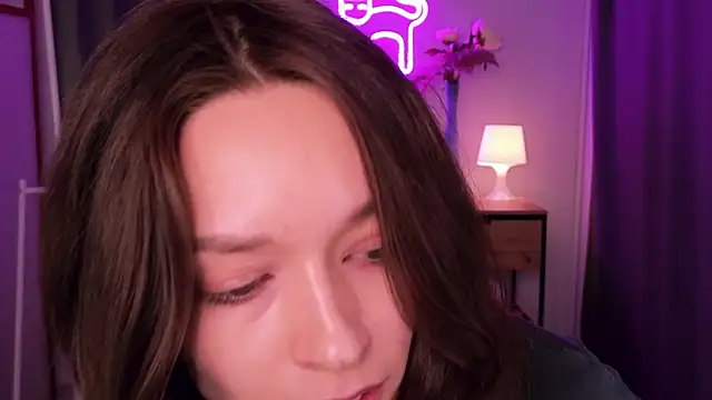 VivianLy  online show from 02-16-25, 12:32