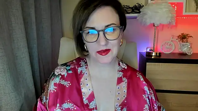 Snapshot of feliziaDesire chatting on 11-09-25, 02:04 feliziaDesire online show from 11-09-25, 02:04