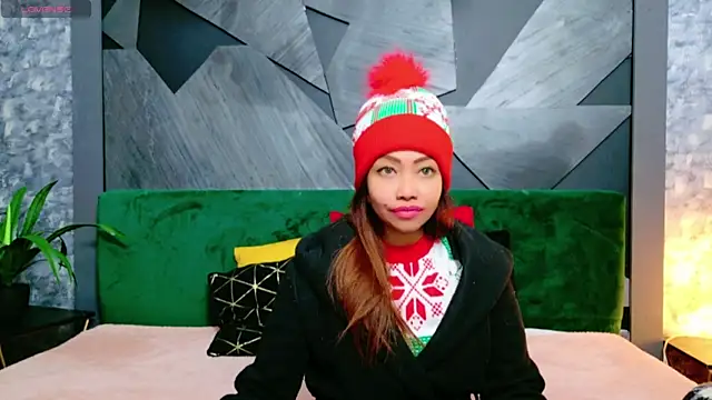 ElyaQuinn online show from 12-22-24, 07:11