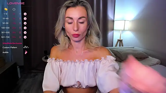 Snapshot of DannaEvan chatting on 02-22-25, 03:23 DannaEvan online show from 02-22-25, 03:23