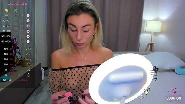 Snapshot of DannaEvan chatting on 03-09-25, 02:07 DannaEvan online show from 03-09-25, 02:07