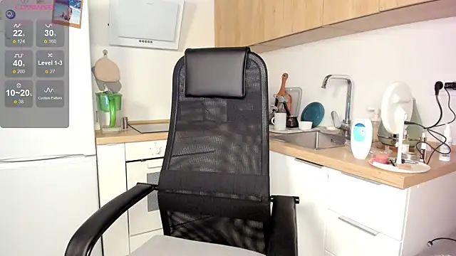 Snapshot of DannaEvan chatting on 11-01-25, 03:03 DannaEvan online show from 11-01-25, 03:03