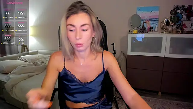 Snapshot of DannaEvan chatting on 11-23-25, 03:17 DannaEvan online show from 11-23-25, 03:17