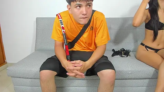 Snapshot of reactive_sex chatting on 11-20-25, 01:17 reactive sex online show from 11-20-25, 01:17