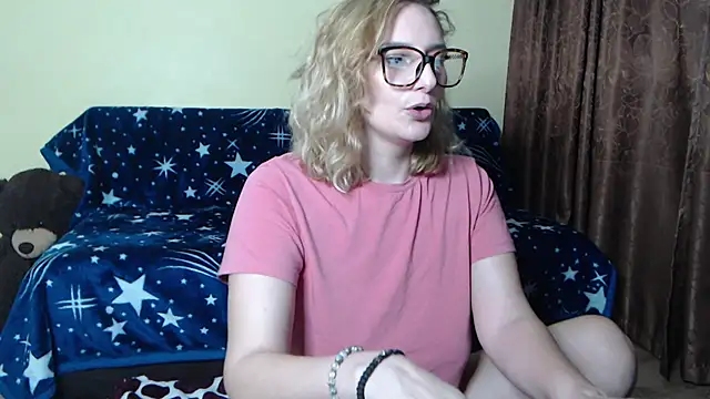 Snapshot of alicesweet21 chatting on 02-23-25, 03:02 alicesweet21 online show from 02-23-25, 03:02