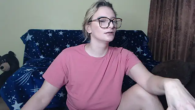 Snapshot of alicesweet21 chatting on 02-25-25, 05:19 alicesweet21 online show from 02-25-25, 05:19