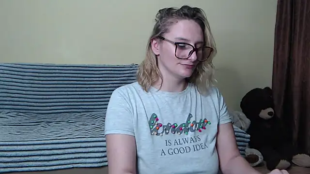 Snapshot of alicesweet21 chatting on 02-28-25, 05:04 alicesweet21 online show from 02-28-25, 05:04