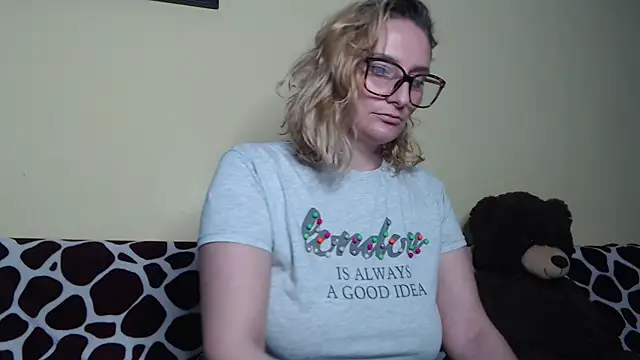 Snapshot of alicesweet21 chatting on 03-18-25, 11:53 alicesweet21 online show from 03-18-25, 11:53