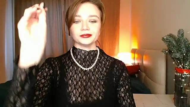 Snapshot of Shadow_Passion chatting on 12-18-25, 07:14 Shadow Passion online show from 12-18-25, 07:14