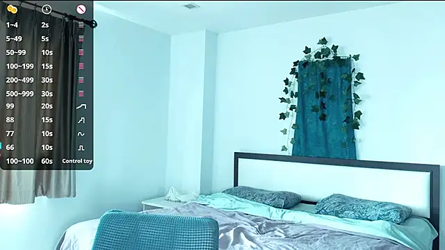 pale skin online show from 12-14-25, 07:36