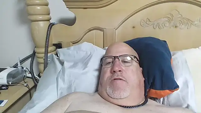 Snapshot of Bigbear0563 chatting on 03-03-26, 03:18 Bigbear0563 online show from 03-03-26, 03:18